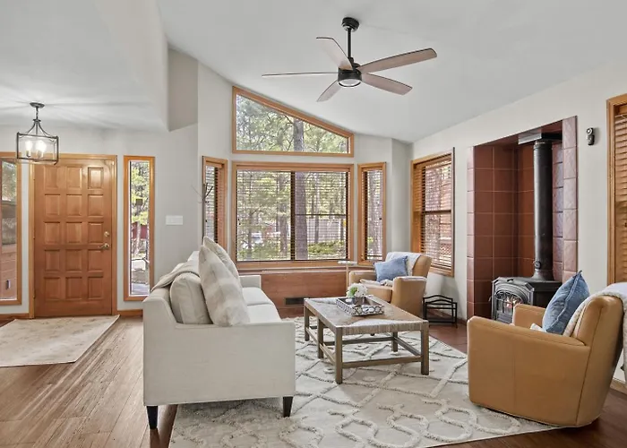 Spacious Retreat With Ping Pong And Playset Willa
