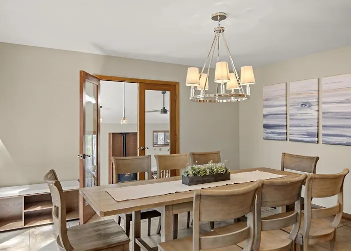 Willa Spacious Retreat With Ping Pong And Playset *