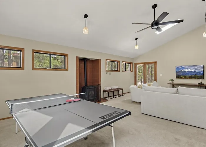 Spacious Retreat With Ping Pong And Playset Willa *