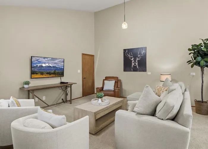 Willa Spacious Retreat With Ping Pong And Playset