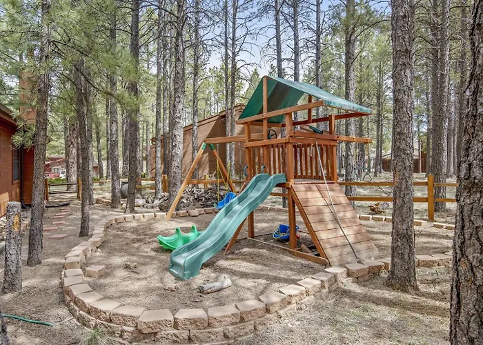 Spacious Retreat With Ping Pong And Playset Willa *