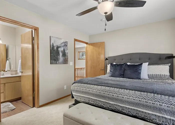 Spacious Retreat With Ping Pong And Playset Flagstaff