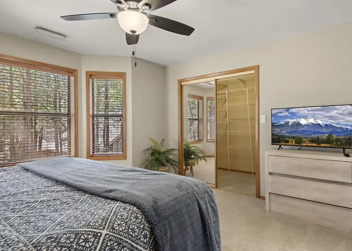 Willa Spacious Retreat With Ping Pong And Playset *