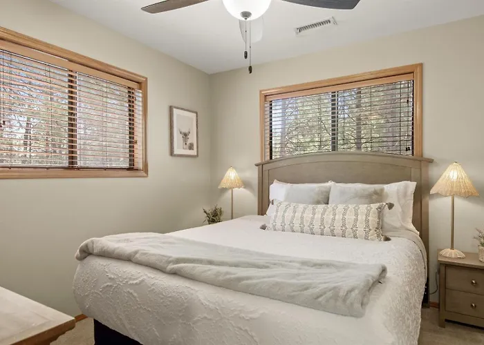 Spacious Retreat With Ping Pong And Playset Willa Flagstaff