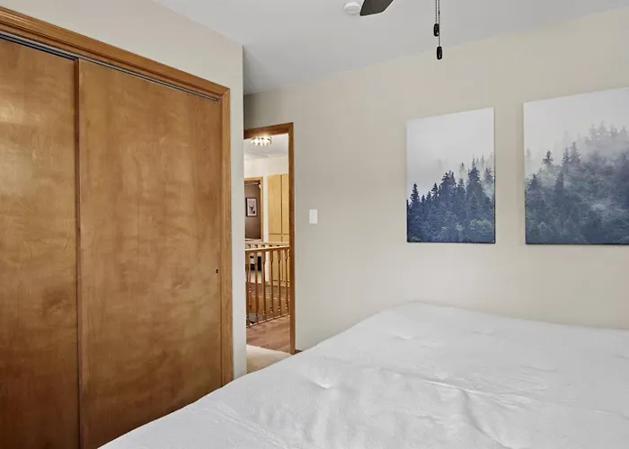 Spacious Retreat With Ping Pong And Playset Willa Flagstaff