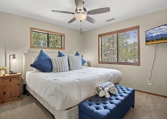 Spacious Retreat With Ping Pong And Playset Willa